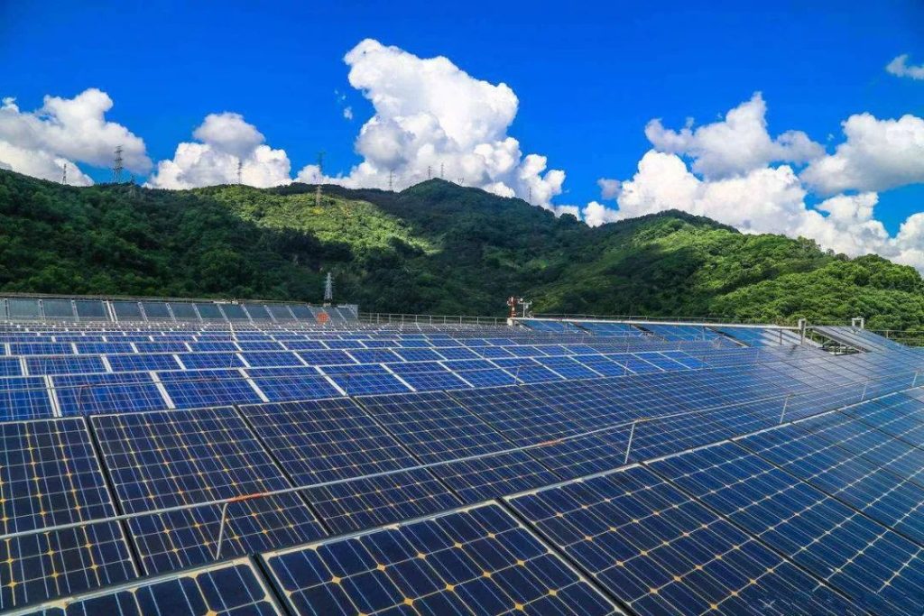 Large-scale solar power installation supported by LY Steel’s advanced materials for renewable energy